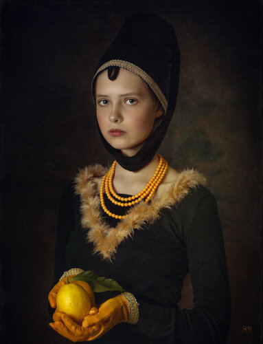 Classic portrait with yellow lemon Svetlana Melik-Nubarova